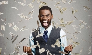 Chàng trai trúng số 93 tỷ sau khi bị bạn gái phản bội vì nghèo