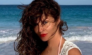 Nhan sắc quyến rũ ở tuổi ngũ tuần của Hoa hậu Hoàn vũ Đan Mạch