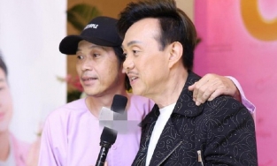 Hoài Linh ngậm ngùi nhớ cố nghệ sĩ Chí Tài lúc nửa đêm