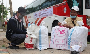 TP.HCM: Chuyến xe 0 đồng đưa người miền Trung về quê ăn Tết