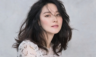 Nhan sắc trẻ trung rạng rỡ khó tin của minh tinh Lee Young Ae ở tuổi 50 