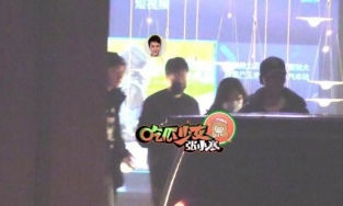 Phùng Thiệu Phong bị bắt gặp hẹn hò cùng tình trẻ lúc nửa đêm hậu ly hôn Triệu Lệ Dĩnh