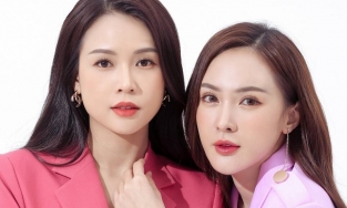 Sam và Kelly chụp ảnh chung 'chị chị em em' như chưa từng mâu thuẫn