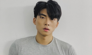 Nam thị vệ '6 múi' đóng cảnh nóng với Denis Đặng là ai?