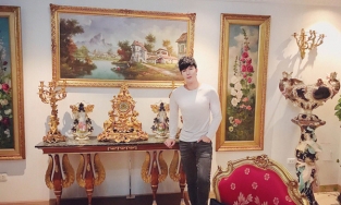 Cận cảnh biệt thự 'dát vàng' giá tới  300 tỉ của gia đình ca sĩ Nathan Lee 