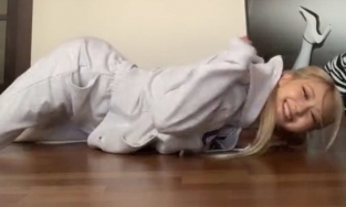 Rosé (BlackPink) gây sốt với điệu nhảy 'WAP' phiên bản 'cute'