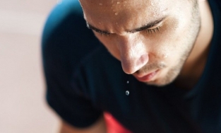 Vì sao bạn bị đổ mồ hôi quá nhiều?