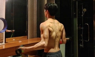 Jung Yong Hwa (CNBlue) khoe thân hình vạm vỡ đến Haha (Running man) cũng phải 'phát điên'