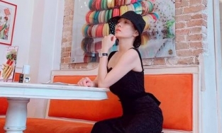 Đức Huy khoe đồng hồ bạc tỷ, Lệ Quyên liền xoè tay phô đồng hồ và kim cương