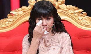 Nửa đêm Cát Phượng 'khóc rất nhiều', ám chỉ đến Hoài Linh