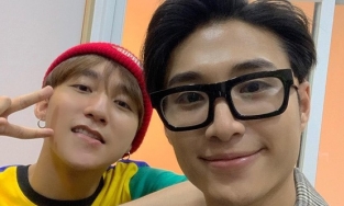 Sơn Tùng lộ ảnh thân mật với nhân vật có mối quan hệ thân thiết với Thiều Bảo Trâm