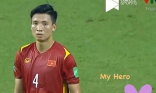 Động thái của vợ hậu vệ Bùi Tiến Dũng khi chồng lộ múi bụng trên sân cỏ