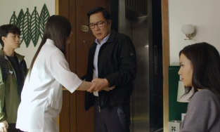 Hãy nói lời yêu tập 17: Quỳnh Kool xin nhân tình của bố rút đơn kiện mẹ mình 