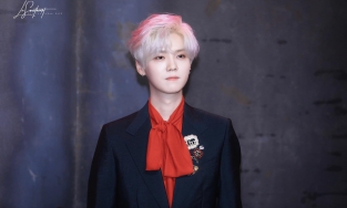 Lộc Hàm gây sốt Weibo nhờ mái tóc bạch kim lãng tử