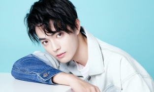 Hứa Khải bị gọi là 'Cổ Lực Na Trát phiên bản nam' vì có 3 phim đều bị tụt dốc không phanh