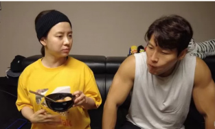 'Mợ ngố' Ji Hyo thú nhận làm điều này khi cô đơn và phản ứng bất ngờ từ fan