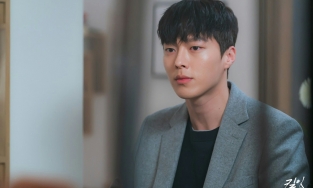 Jang Ki Yong là ai mà đủ tầm sánh đôi cùng minh tinh Song Hye Kyo trong 'Now, We Are Breaking Up'?