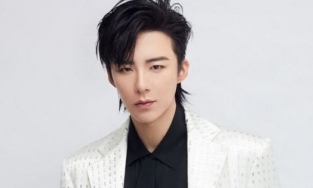 Khoảnh khắc Lưu Vũ Ninh bắt được 'hoa cưới' ngay trước đài truyền hình