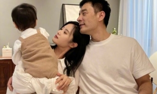 Lý Quang Khiết khoe ảnh ngọt ngào chúc mừng sinh nhật vợ hai kém 10 tuổi 