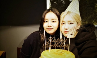 Nữ chính 'Reply 1988' Hyeri thú nhận cảm thấy có lỗi với Rosé (BLACKPINK)