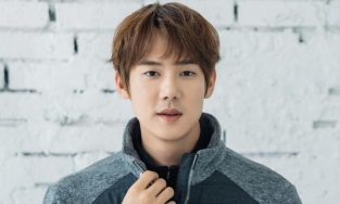 Yoo Yeon Seok - 'Mỹ nam màn ảnh' rất có duyên với các vai diễn bác sĩ