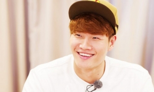 Kim Jong Kook (Running Man) quyên góp toàn bộ 1,4 tỷ doanh thu sau 1 tháng làm Youtube cho việc từ thiện