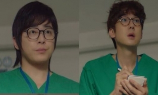 Ảnh quá khứ của Ik Jun và Jung Won trong 'Hospital Playlist 2' được fan ví như bộ đôi mỹ nam 'Boys Over Flowers' phiên bản 'pha ke'