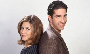 Jennifer Aniston và bạn diễn 'Friends' David Schwimmer hẹn hò