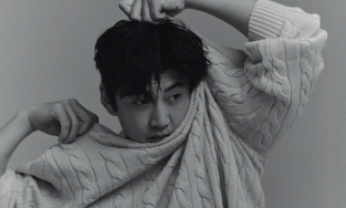 Tài tử 'Gia đình là số một' Yoon Kye Sang chính thức kết hôn với bạn gái CEO