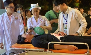 Song Luân bất ngờ spoil kết phim 'Cây Táo Nở Hoa' khiến netizen hoang mang