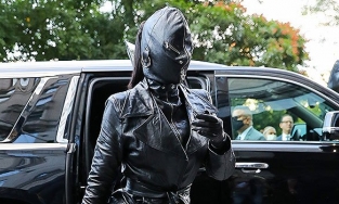 Kim Kardashian mang phong cách 'Ninja Lead' kín mít đến Tuần lễ Thời trang New York 