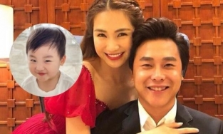 Con trai Hòa Minzy lấy máy mẹ nhắn tin cho bố, nhắn gì mà bố phải khoe lên MXH thế kia?