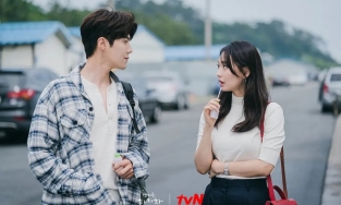 Hometown Cha Cha Cha: Bản tình ca làng chài nhẹ nhàng nhưng đầy lôi cuốn