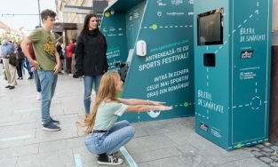 Một thành phố phát vé đi xe buýt miễn phí nếu người dân squat 20 lần