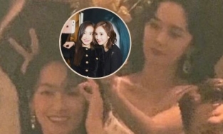 Dương Mịch làm gì với Tống Thiến tại thảm đỏ VOGUE mà netizen rần rần?