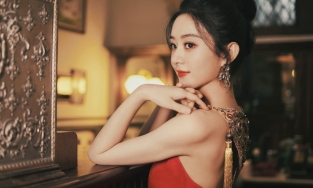 Triệu Lệ Dĩnh cứ lên đồ màu đỏ là sang hết nấc