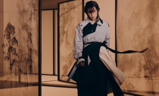 Kai (EXO) khoe thần thái cổ trang cuốn hút trong teaser album 'Peaches'