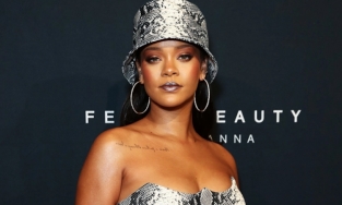 5 năm bỏ hát đi bán kem trộn, Rihanna vẫn sở hữu 7 MV tỷ view