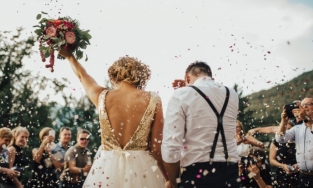 Con gái Ấn Độ 21 tuổi trở lên mới được lấy chồng, người dân phản đối dự luật mới