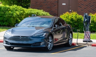 Miễn lệ phí trước bạ đối với ô tô điện từ ngày 1/3/2022