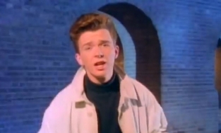 Rick Roll là gì? Rick Roll bắt nguồn từ đâu?