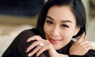 Rộ tin 'mỹ nhân gốc Việt' Chung Lệ Đề đang mang bầu lần thứ 4 ở tuổi 51