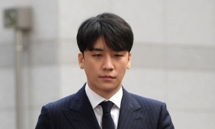 Seungri (Bigbang) chính thức thừa nhận 7 tội danh, mức phạt tù thế nào mà netizen cho là quá nhẹ?