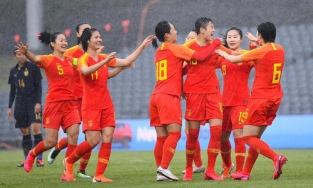 Thu nhập của cầu thủ bóng đá nữ Trung Quốc gấp 200 lần nữ cầu thủ Việt, thuộc hạng cao nhất thế giới