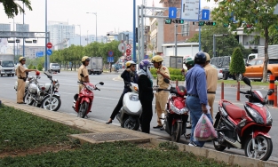 Lái xe không chính chủ sẽ không bị phạt nếu có đủ 4 loại giấy tờ này