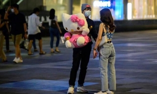 Thái Lan kêu gọi người dân đeo khẩu trang khi quan hệ tình dục vào ngày Valentine