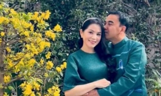 MC Quyền Linh tặng bà xã nụ hôn ngọt ngào trong ngày Valentine