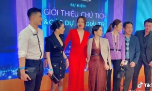 Tình trẻ Trương Ngọc Ánh từ chối đứng cạnh tình trẻ của Lệ Quyên tại sự kiện