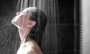 Thực hư việc tắm gội khiến bệnh Covid diễn biến nặng