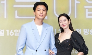 Tình trẻ của Son Ye Jin trong '39' tập hôn với búp bê để có được danh hiệu thánh hôn màn ảnh